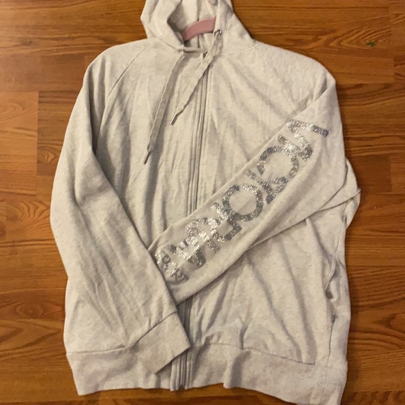 Victoria Secret Sport - Picture 2 of 3